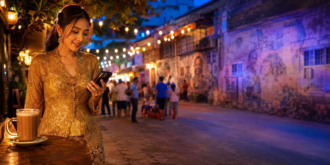 Mobile users in Penang enjoy the stylish kebaya-themed rezeki66 VIP program